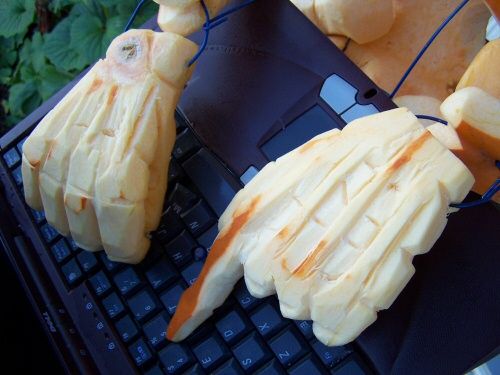 Detail: using a laptop, 2007.
